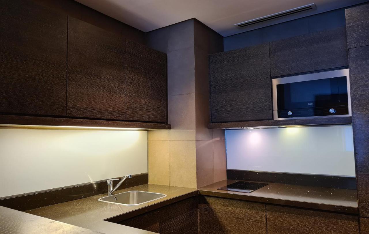Four Points By Sheraton El Ayn Dış mekan fotoğraf A kitchen with a built-in exhaust hood