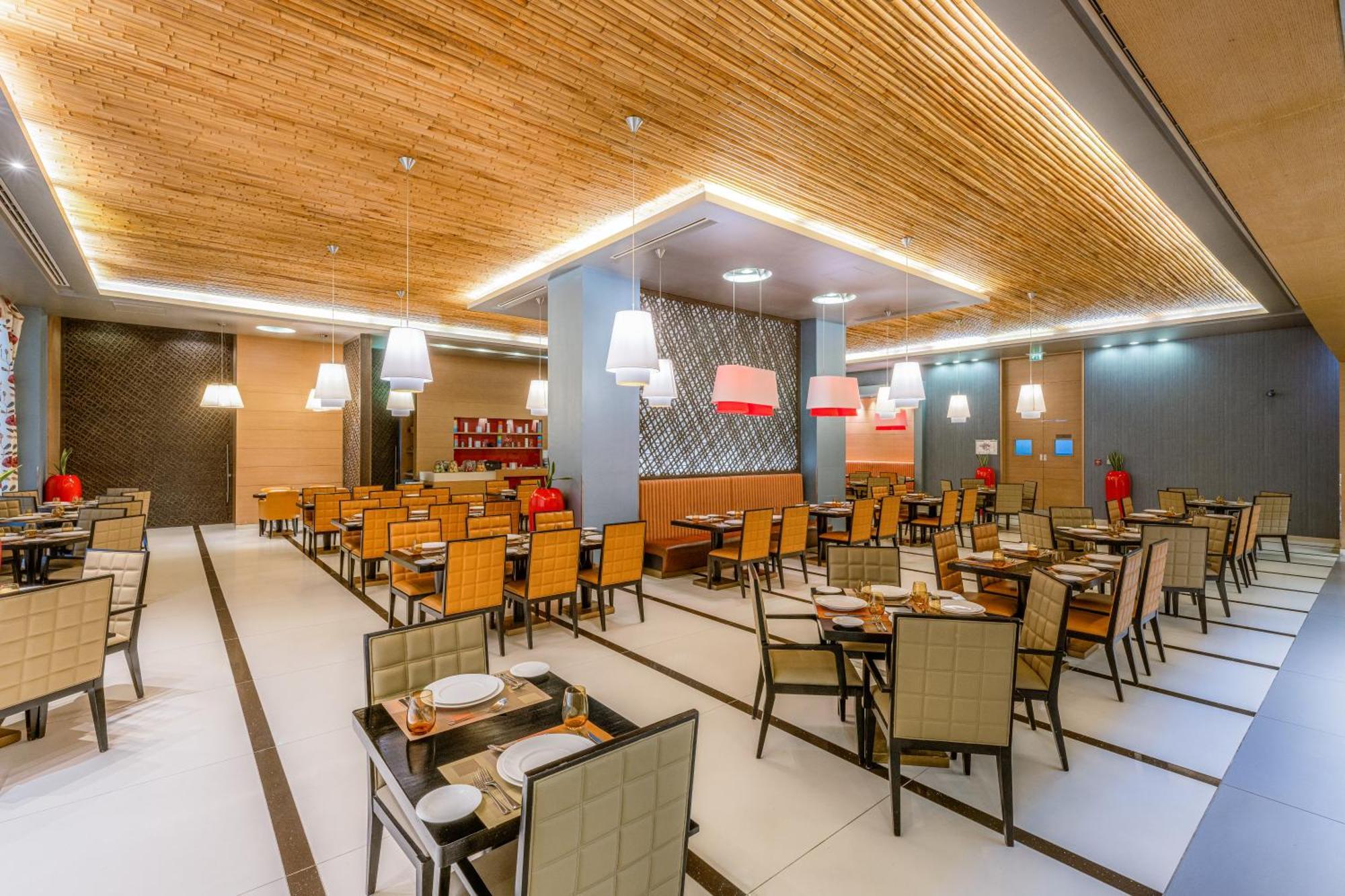Four Points By Sheraton El Ayn Dış mekan fotoğraf Restaurant