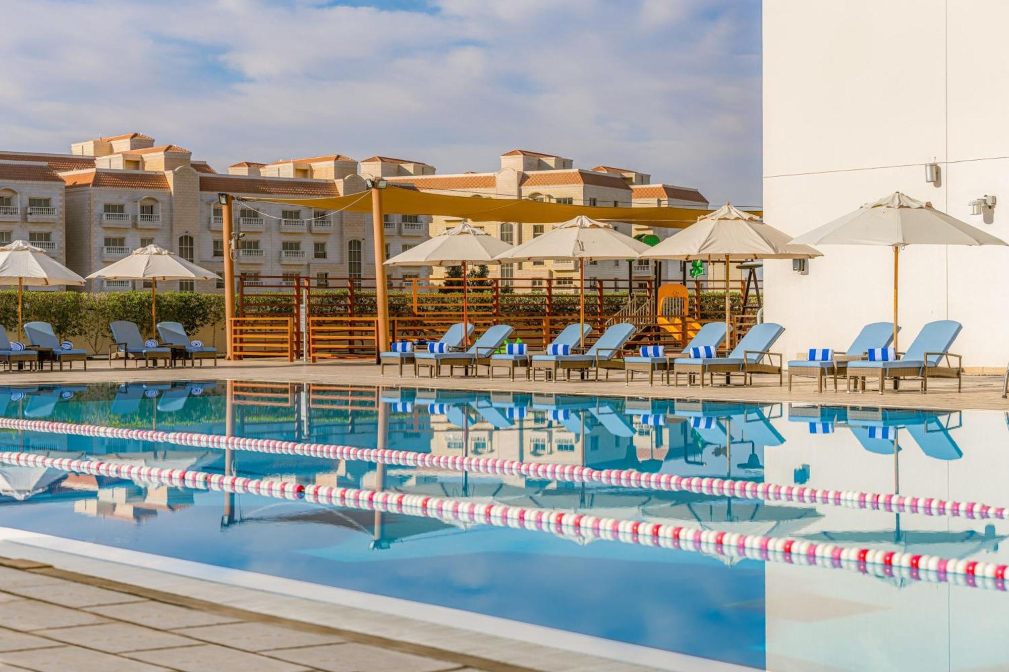 Four Points By Sheraton El Ayn Dış mekan fotoğraf The pool at the Athens Olympic Aquatic Centre